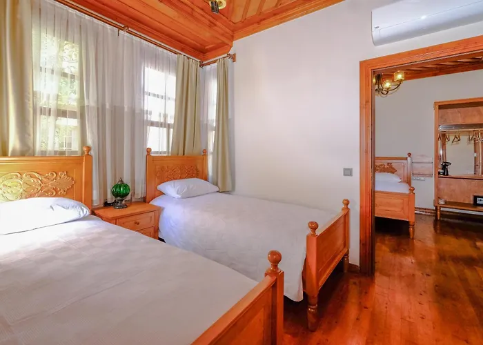 Pina Oldtown Hotel